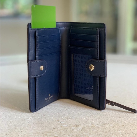🔥FINAL SALE🔥Kate Spade Wallet - Picture 3 of 4